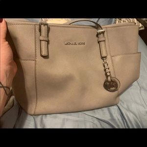 Michael Kors Jet Set Tote